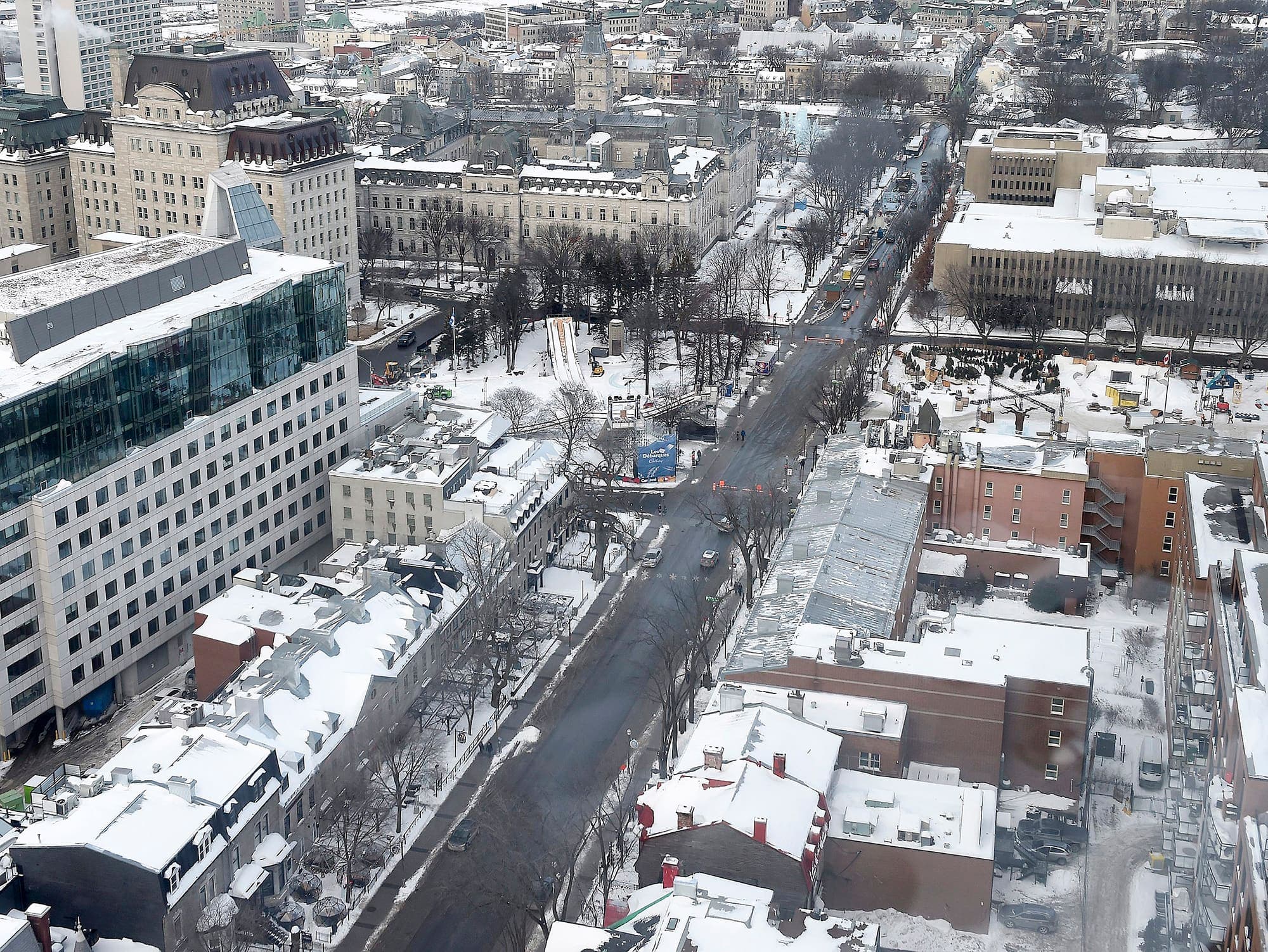 Alors qu’ils se relèvent d’une énième fermeture, des propriétaires de restaurants en Haute-Ville de Québec, notamment sur la Grande Allée (photo), sont découragés qu’une manifestation de camionneurs vienne perturber leur fin de semaine.
