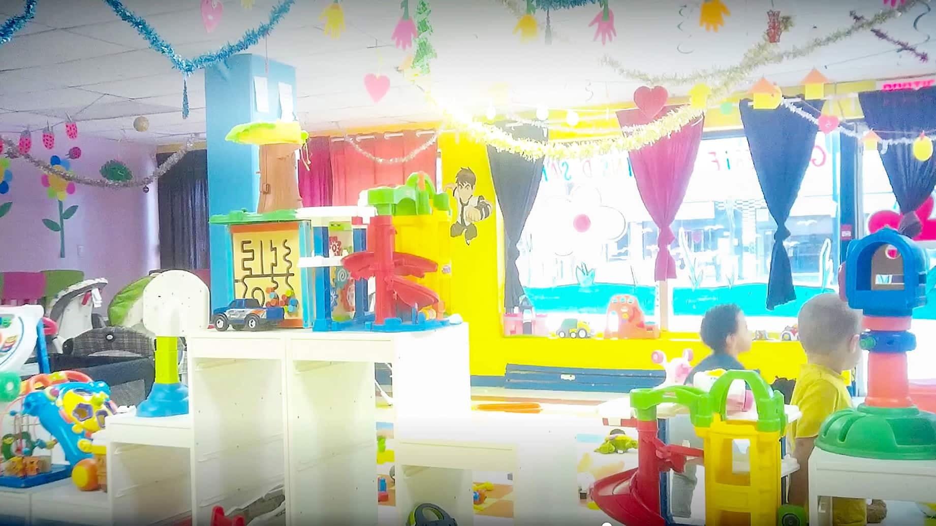 Mohamed Dawah est propriétaire depuis 2019 de l’établissement privé Aux coins des ami(e)s, situé dans le quartier Mercier–Hochelaga-Maisonneuve.