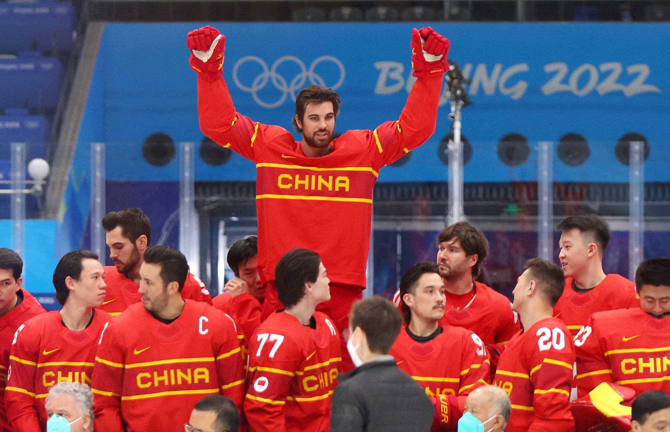 Jieke Kailiaossi a tenté de stimuler ses coéquipiers de l’équipe de Chine lors d’un entraînement en début de semaine. Sur la première rangée, on aperçoit le capitaine Brandon Yip.