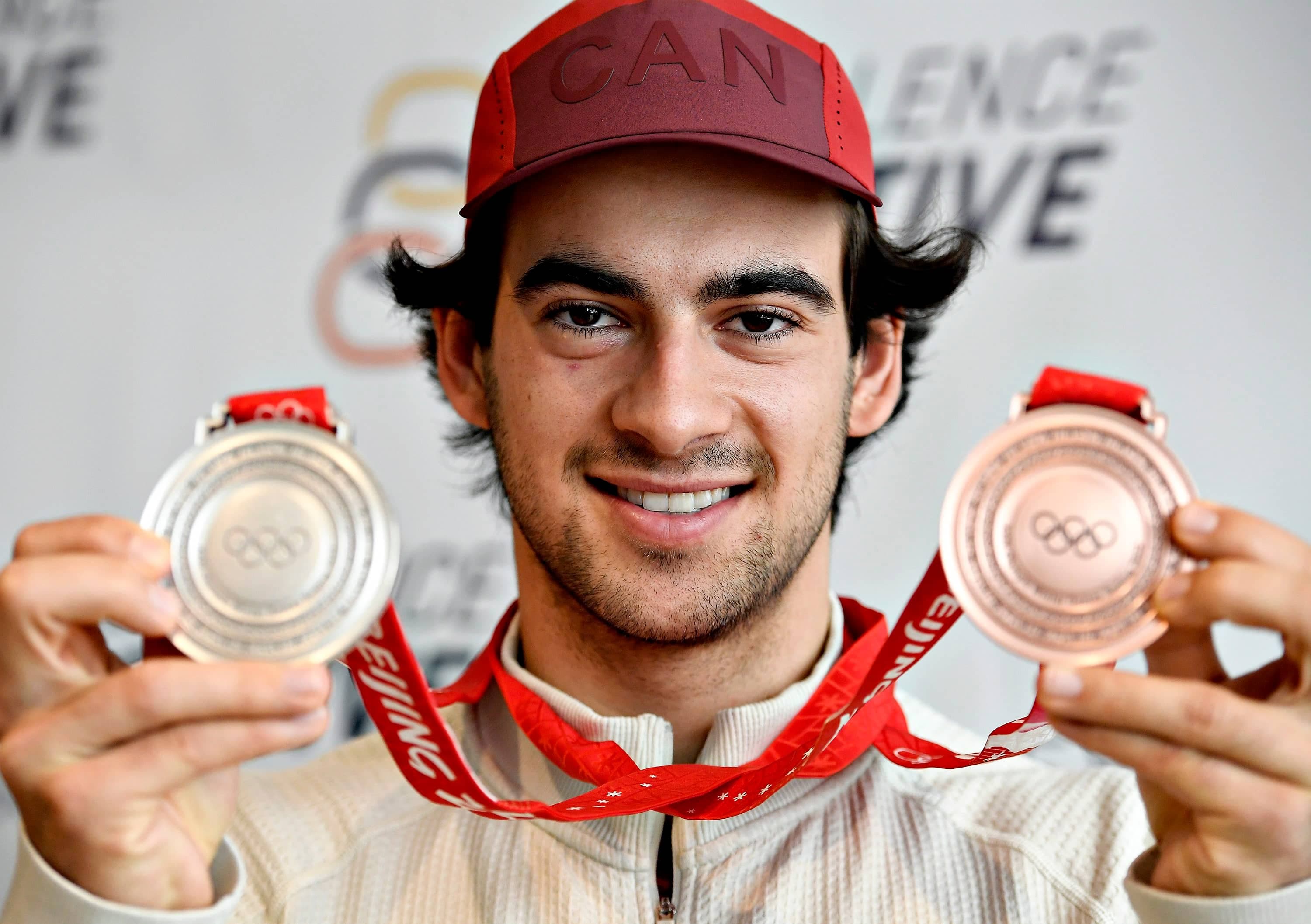 Double médaillé aux Jeux de Pékin, le planchiste Eliot Grondin est de retour à la maison pour une brève escale avant de mettre le cap sur l’Autriche.