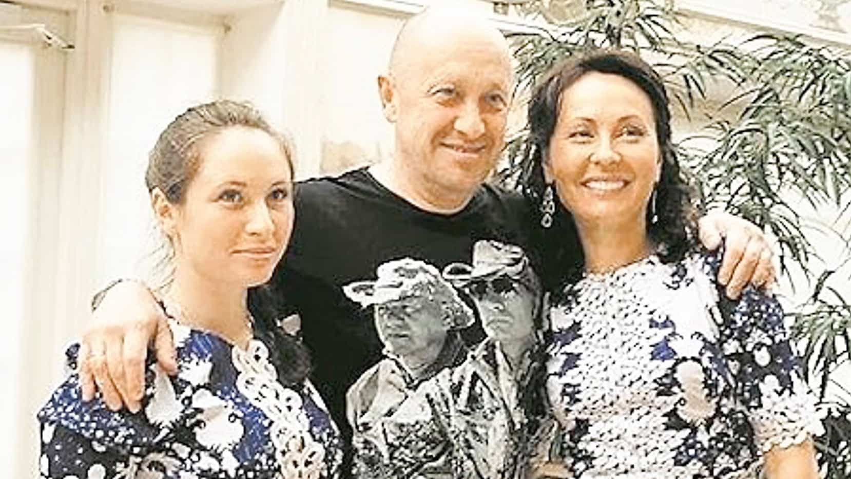 Yevgeny Prigozhin, le « cuisinier de Poutine », avec sa femme et sa fille.