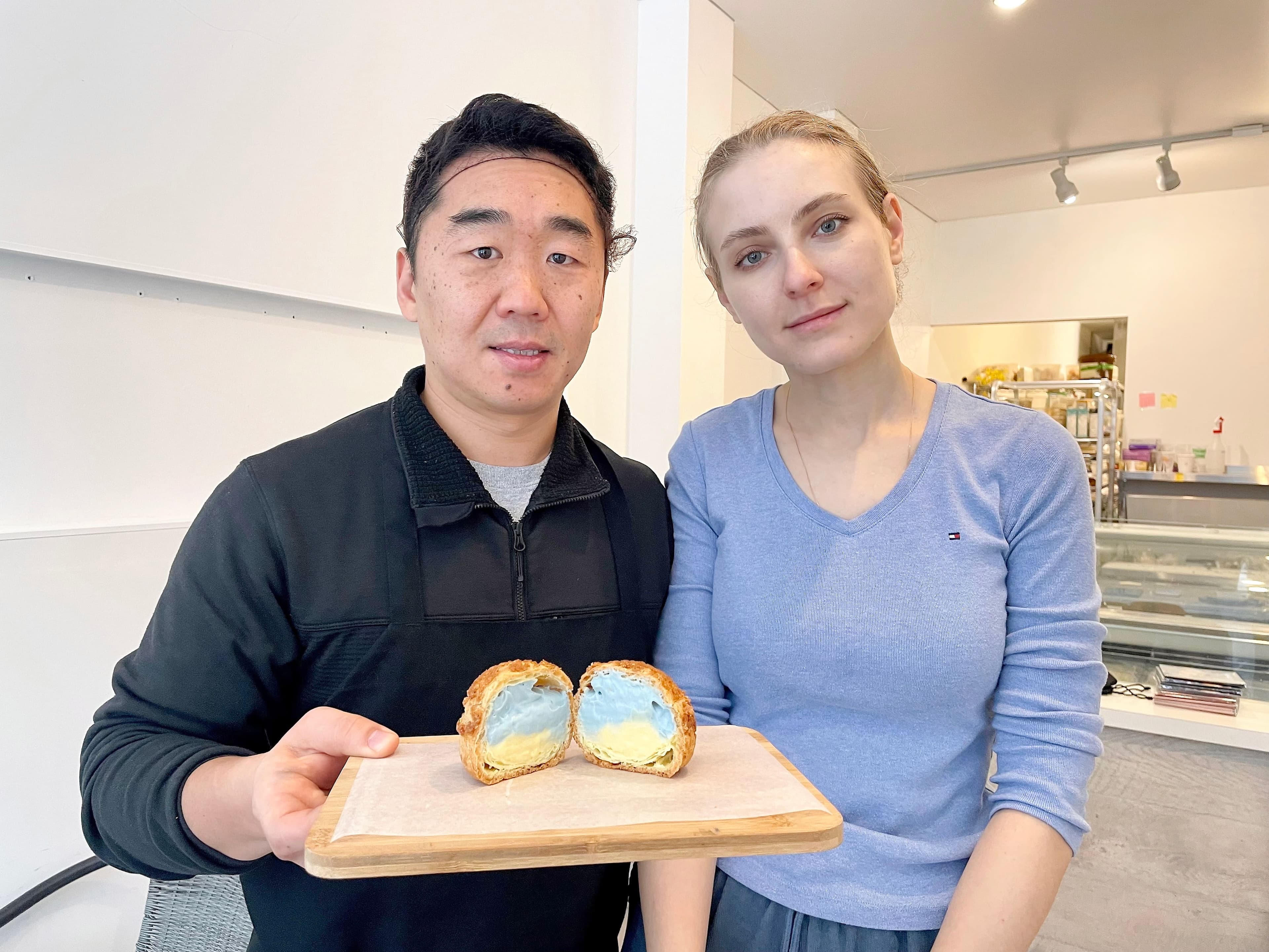 Andriy Tsoy et sa femme, Hanna Bespoiasko, deux Montréalais d’origine ukrainienne, ont décidé d’utiliser leur talent culinaire pour ramasser des fonds qui seront directement versés aux Ukrainiens qui ont besoin d’aide.