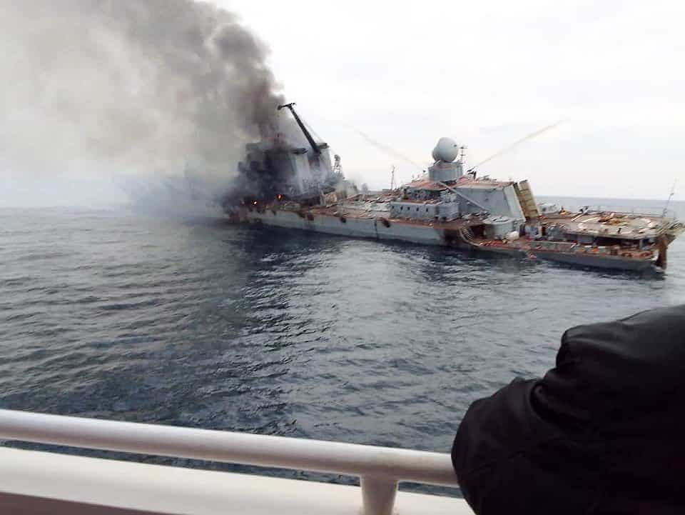 Le croiseur Moskva, peu de temps avant de couler.