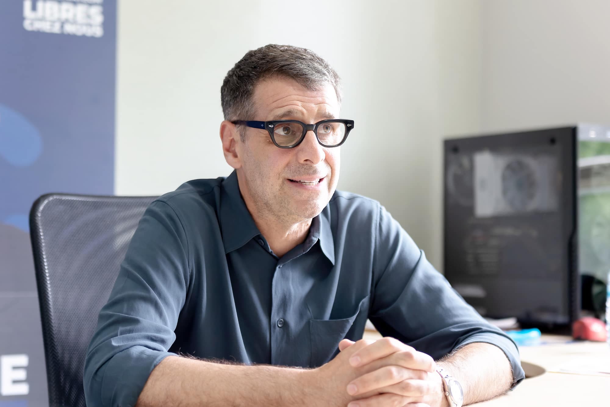 Au cours d’une entrevue accordée dans son local de Chauveau, où il tentera de se faire élire, Éric Duhaime dit craindre le retour à des mesures sanitaires après le 3 octobre.