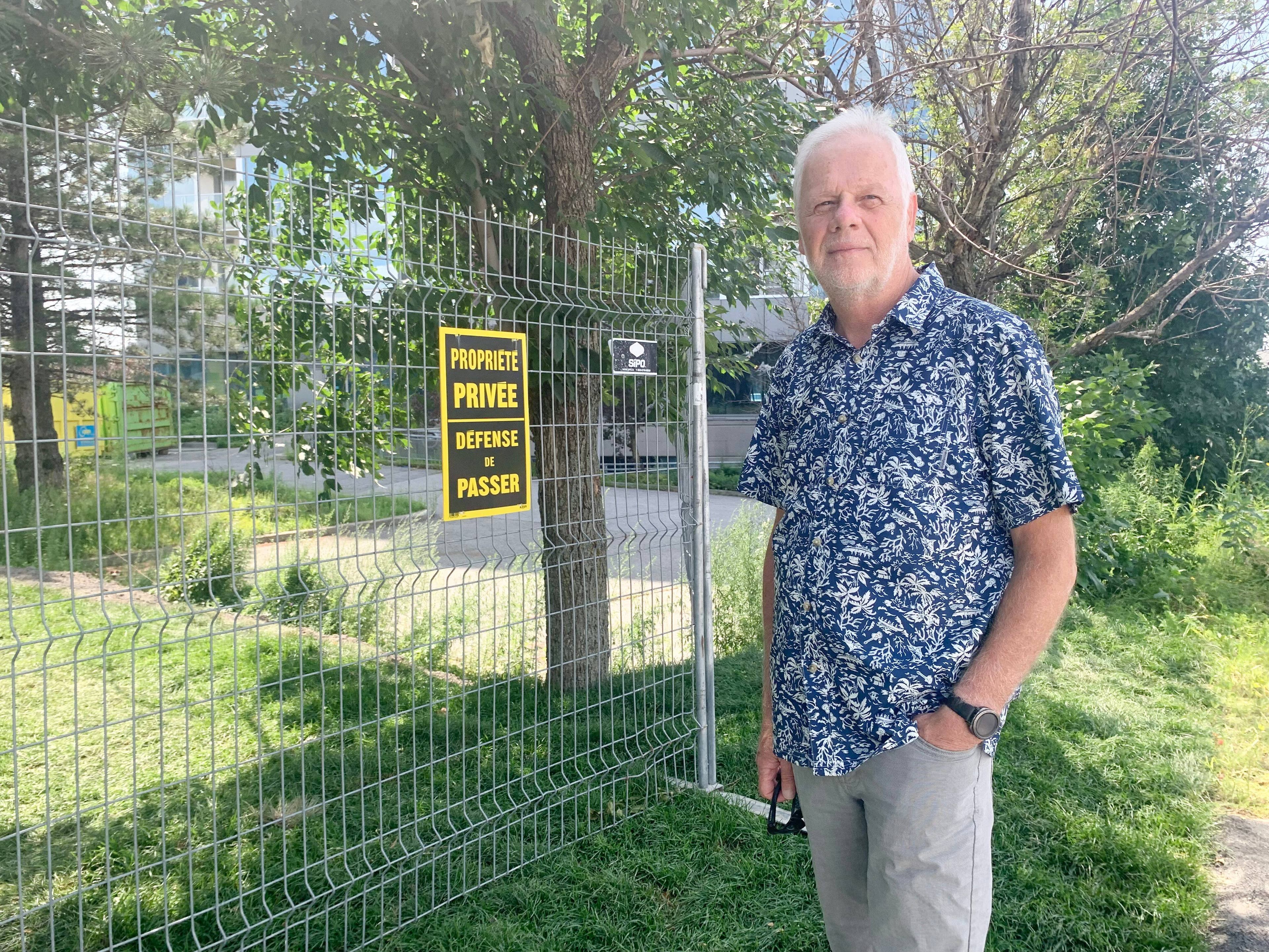 Le président de l'Association des propriétaires et résidents de L'Île-des-Sœurs, Daniel Manseau, presse le promoteur et la Ville de régler le dossier.