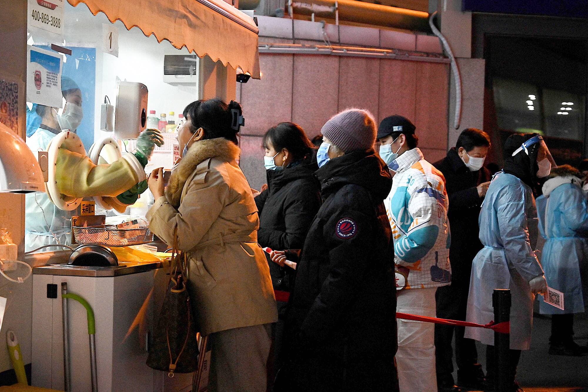 Les athlètes canadiens qui ont contracté la COVID-19 ont une raison de plus de s’inquiéter avant de s’envoler pour la Chine. En photo, un centre de dépistage à Pékin.
