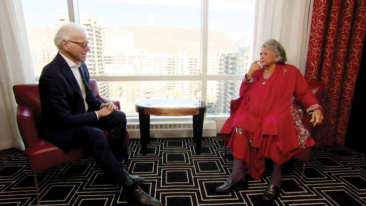 Pierre Bruneau a interviewé Ginette Reno pour la dernière fois avant de tirer sa révérence du bulletin de nouvelles de TVA.