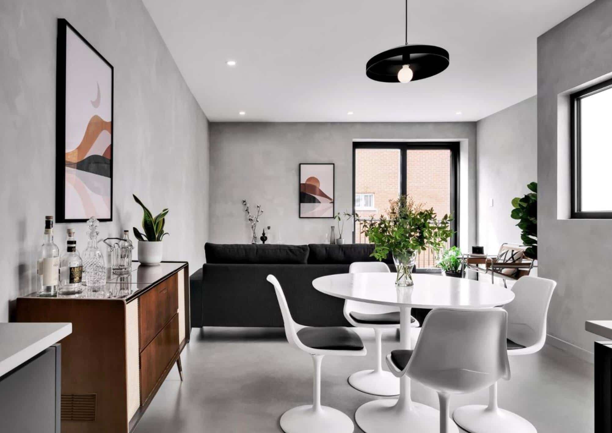 Cara Schwartz, Courtier immobilier