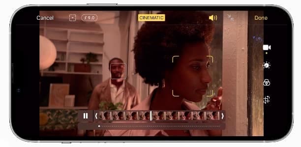 Capture d'écran du mode Cinématic où l'on peut faire varier la profondeur de champ entre plusieurs sujets