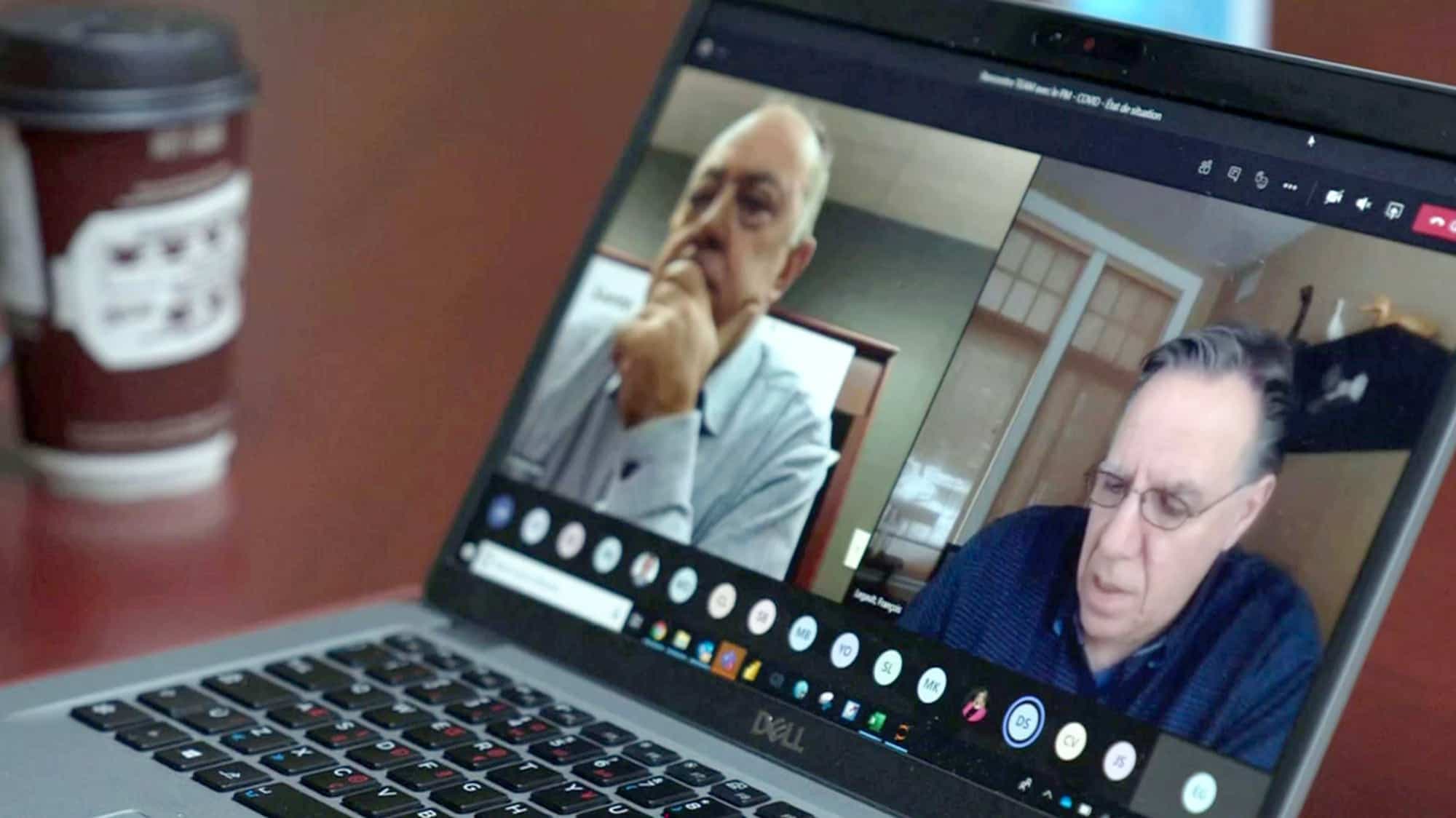 Christian Dubé en réunion téléphonique avec le premier ministre François Legault.