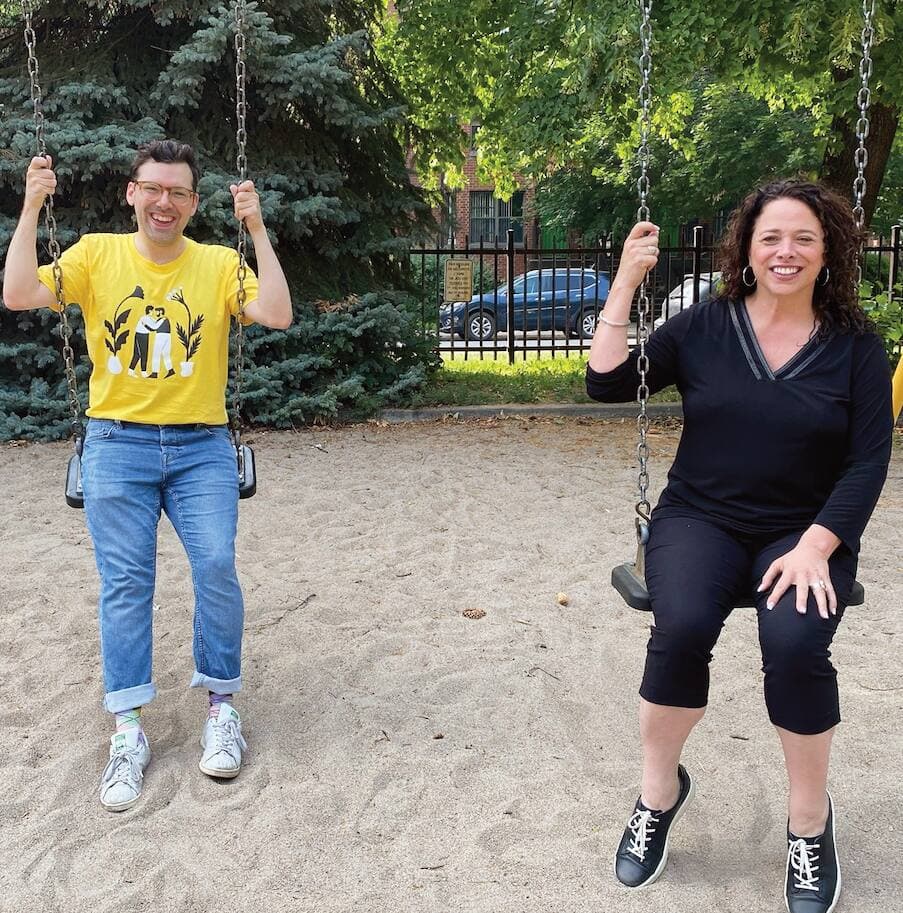 Il reviendra à Sucré salé à la fin mai. En 2021, il avait convié Isabelle Brossard à refaire le générique de 4 et demi... avec les balançoires!