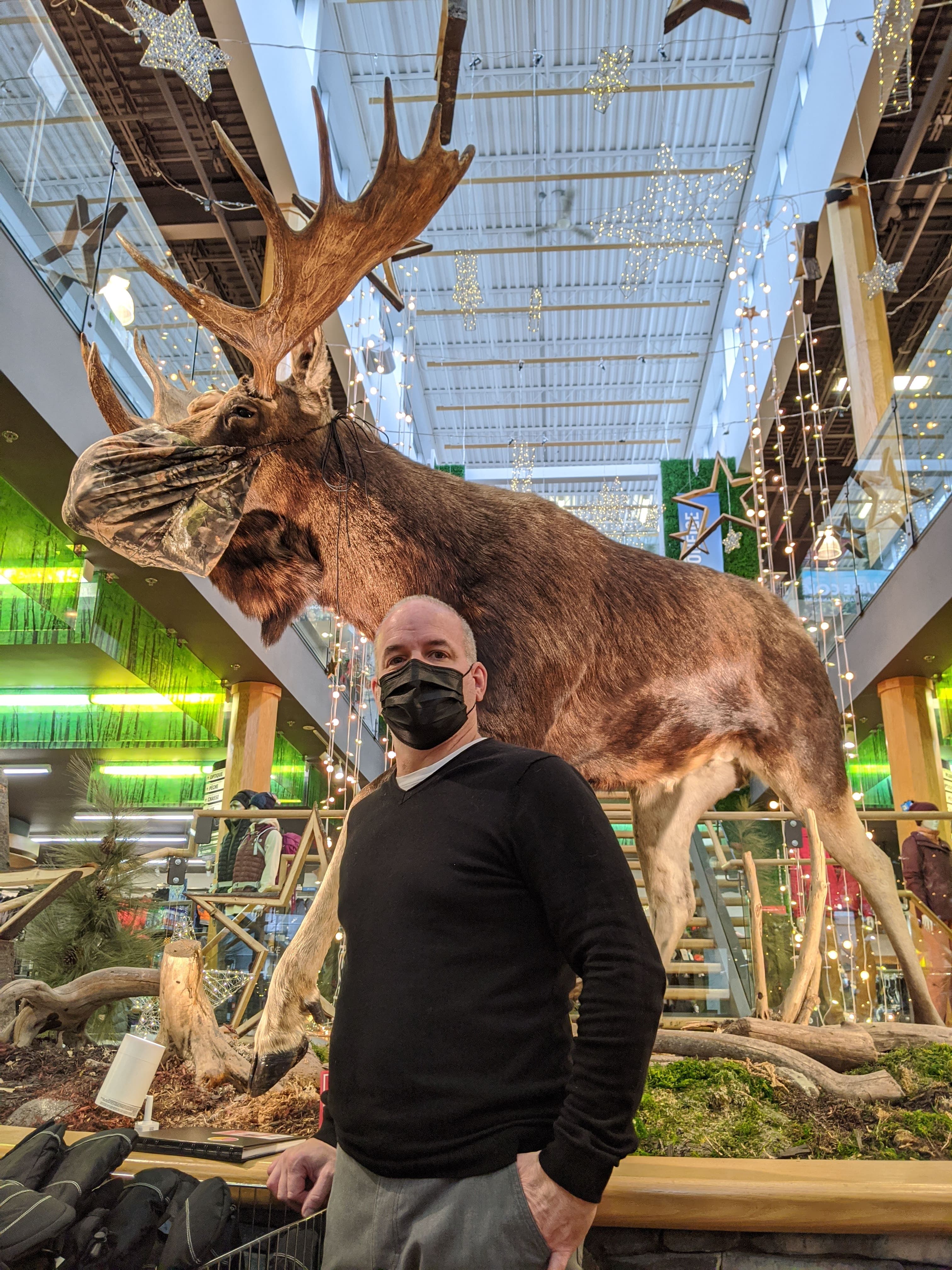 François Latulippe, président et copropriétaire de la chaîne Latulippe, explique que des mesures sévères ont déjà été mises en place dans tous les magasins.