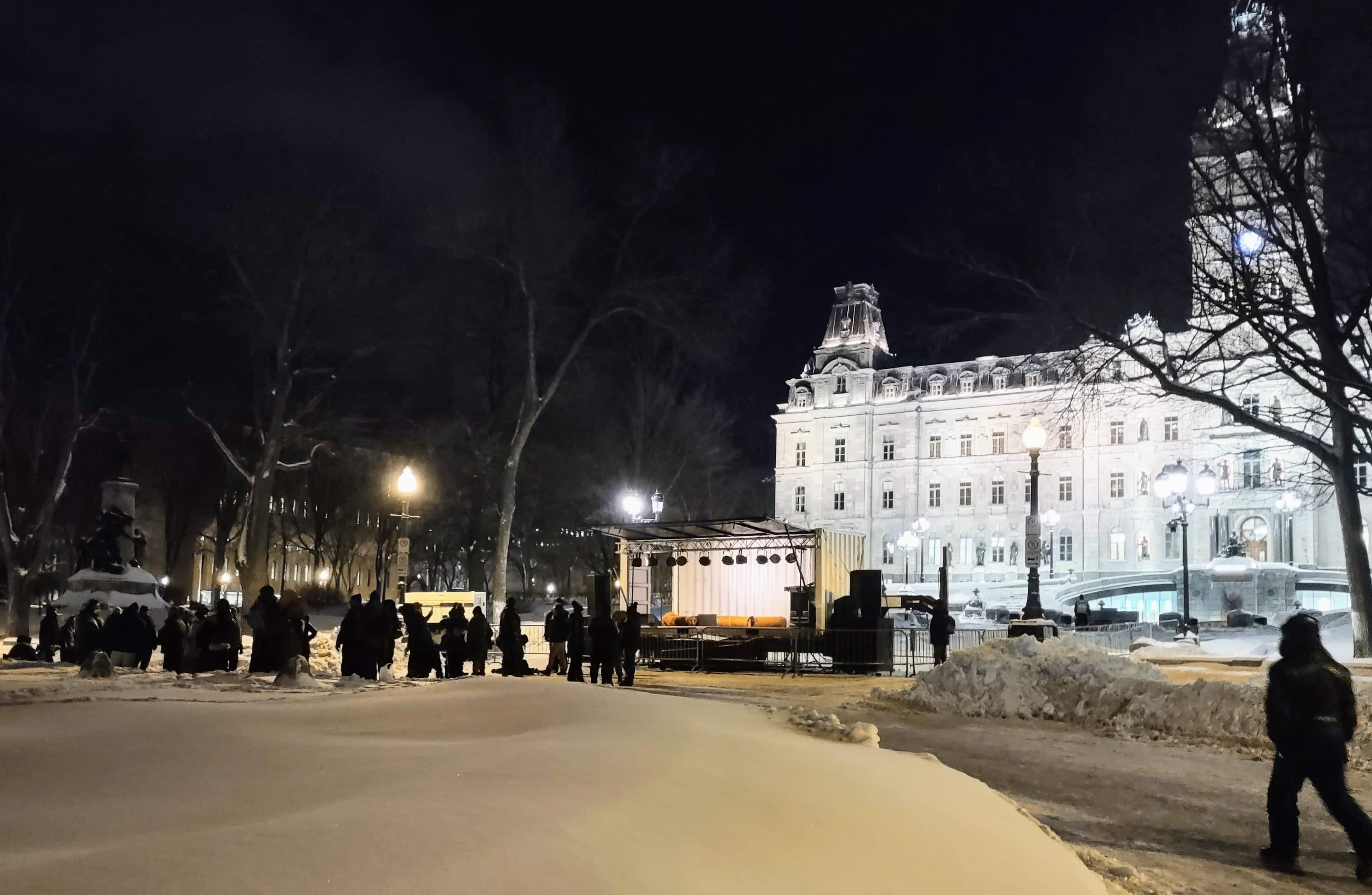 Près de la fontaine de Tourny et de l’Assemblée nationale, vendredi, c’était le calme plat.