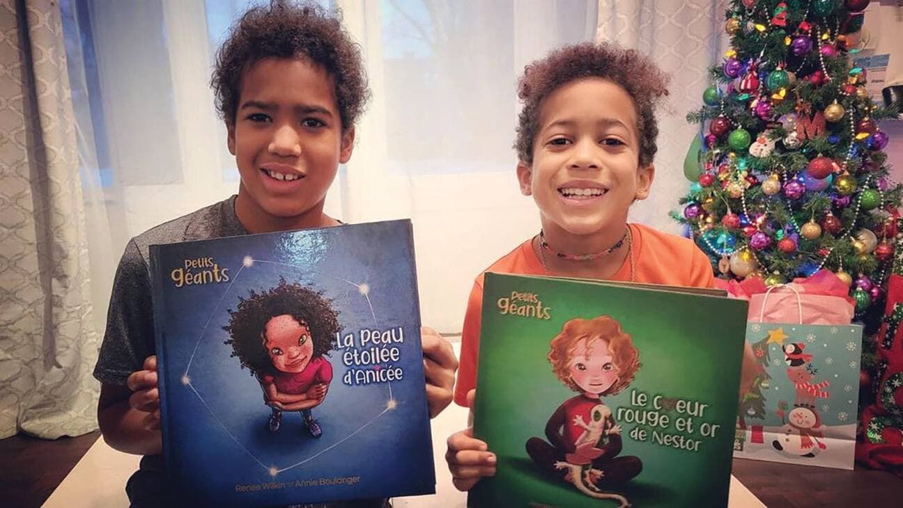 Inspirée par son benjamin, Marcus, Renee a écrit une histoire sur les stéréotypes de genre dans Le cœur rouge et or de Nestor. Dans La peau étoilée d’Anicée, il est plutôt question du racisme que ses garçons vivent encore au quotidien.