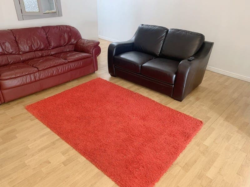 L'intérieur de son appartement 3 et demi. Tous les meubles lui ont été fournis par l'organisme Diogène.