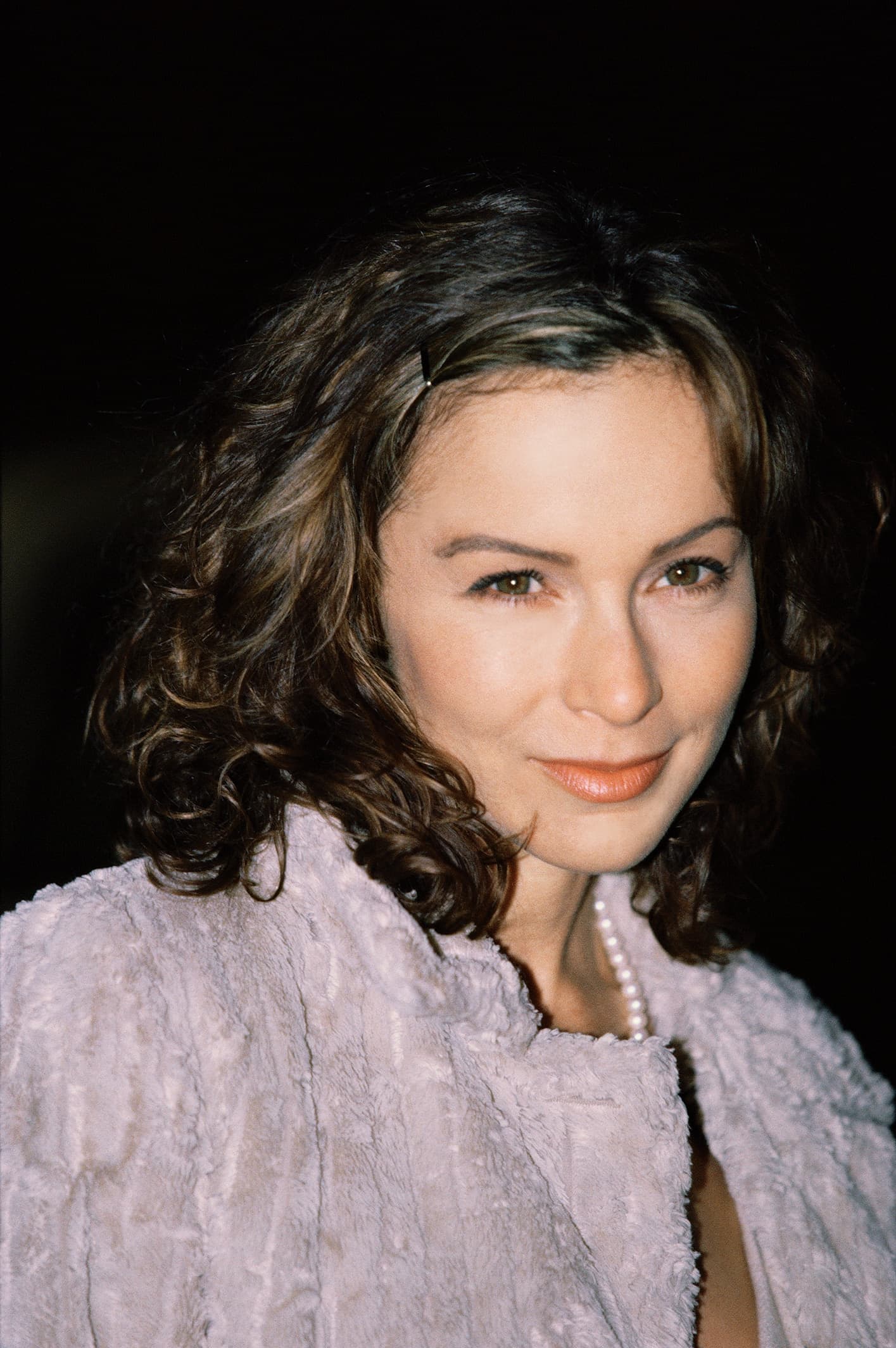 Après sa première rhinoplastie.