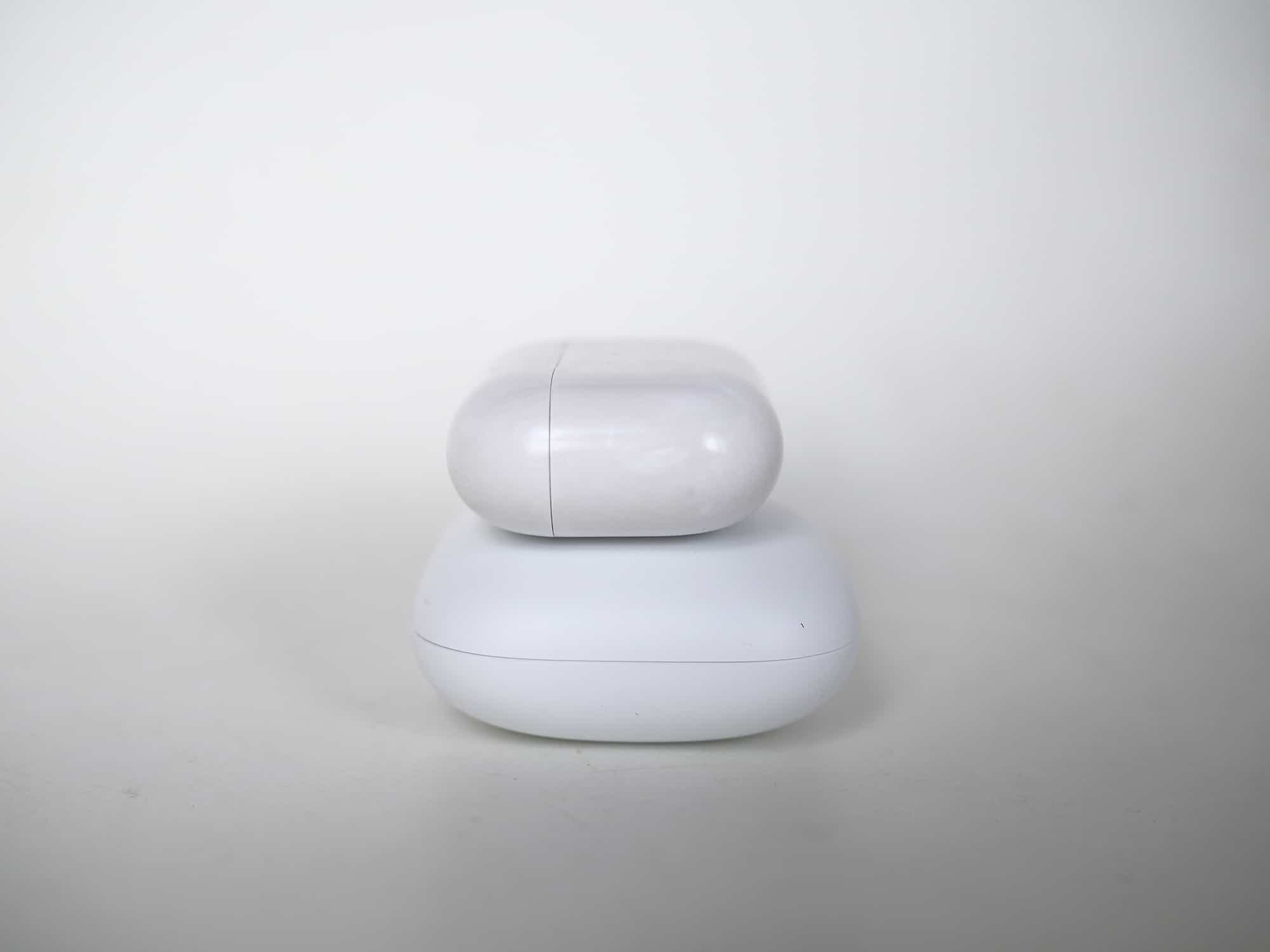 Le boitier des Beats Fit Pro est considérablement plus gros que ceux des AirPods. Les nouveaux écouteurs Beats Fit Pro d’Apple.