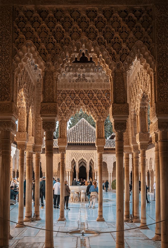 UNSPLASH / Izuddin Helmi Adnan