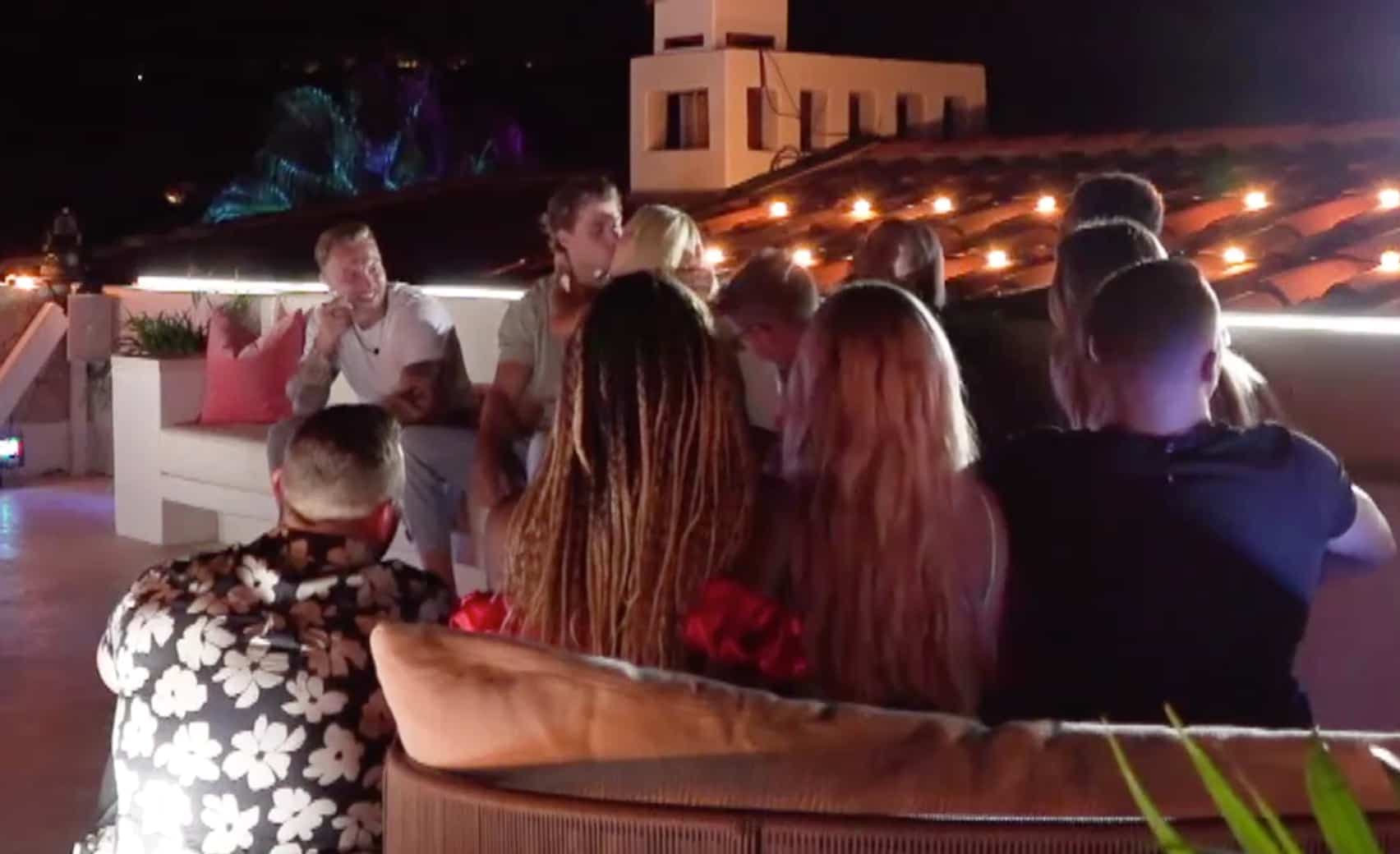 Merci au caméraman pour la belle prise de vue.