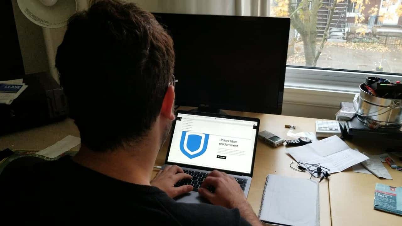 Il faut compléter une série de procédures administratives avant de pouvoir prendre des commandes Uber Eats.